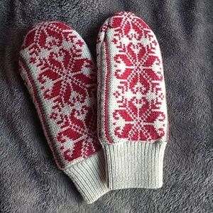 NWT Eddie Bauer winter knit gloves